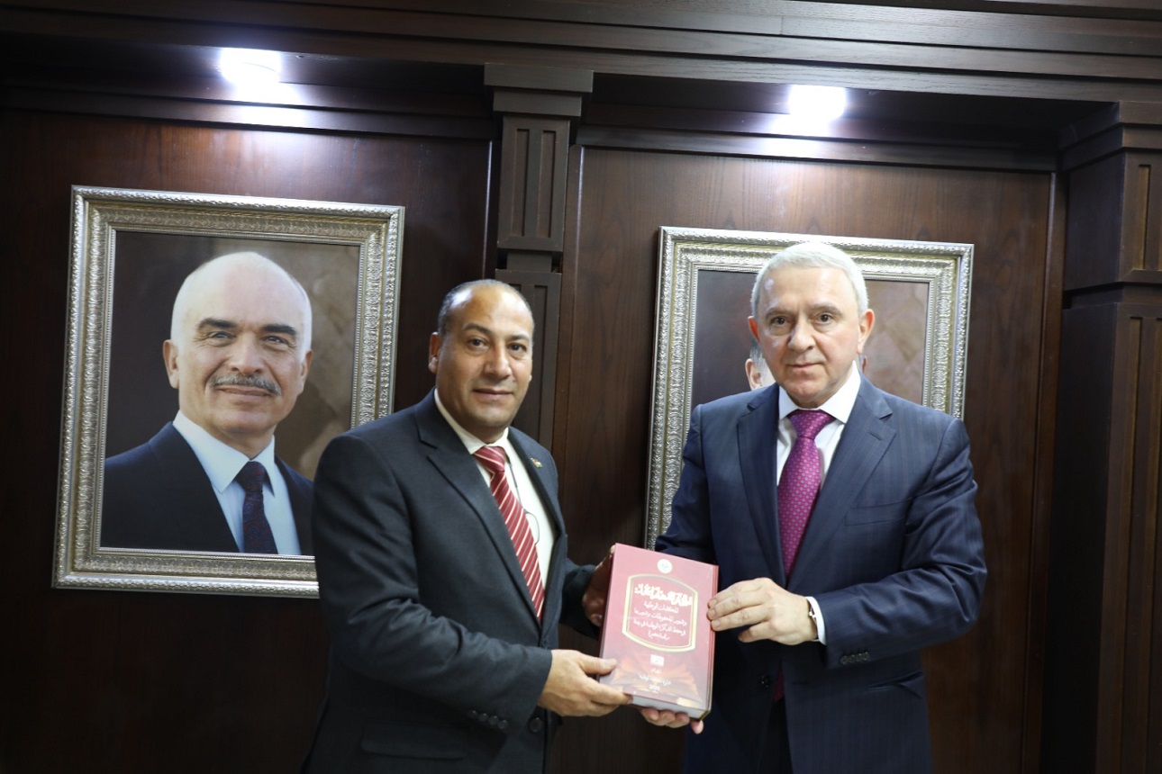 cf934346-152b-4ef1-9973-65e5eeeac5cf